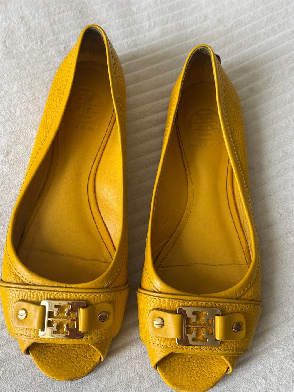Tory Burch Yellow Flats Size 8.5 - Picture 8 of 13